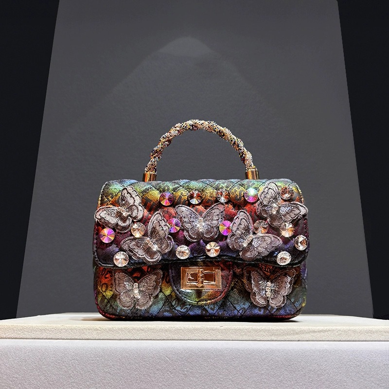 Women Bags Trend 2025 - حقيبة يد نسائية فاخرة بتصميم ريترو