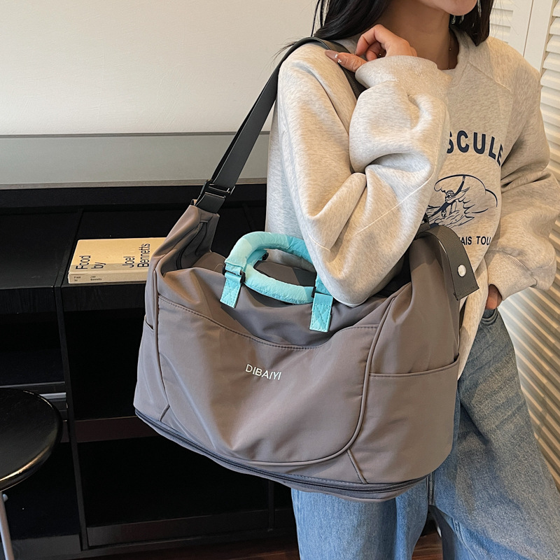 حقيبة رياضية، حقيبة سفر، حقائب - مراجعة Women Bags Coach وسعره