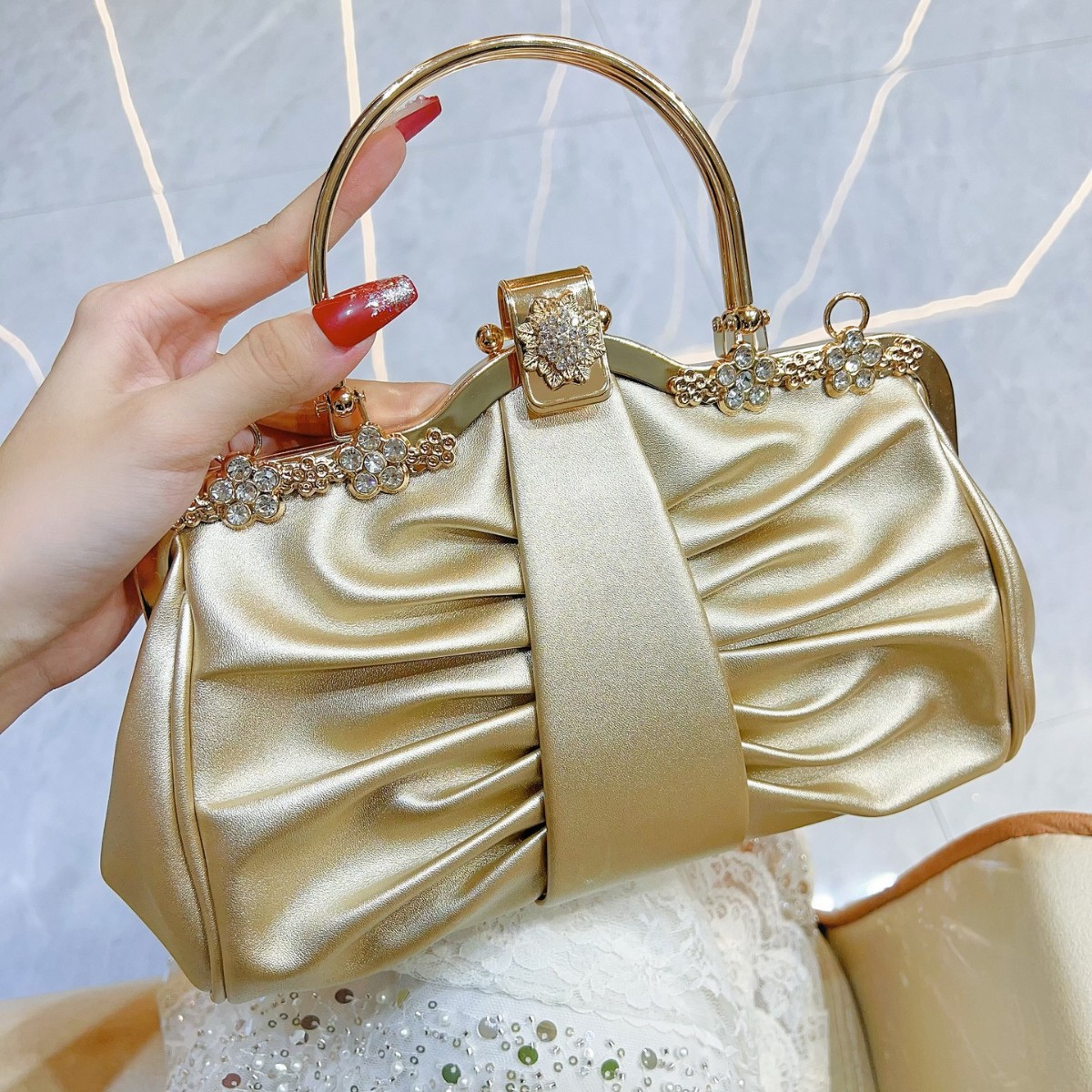 حقائب يد نسائية فاخرة وراقية ل - مراجعة Women Bags Trend 2025 وسعره