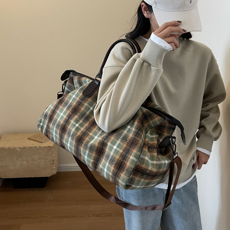 حقيبة سفر، حقيبة سباحة، حقيبة  - مراجعة Women Bags Coach وسعره