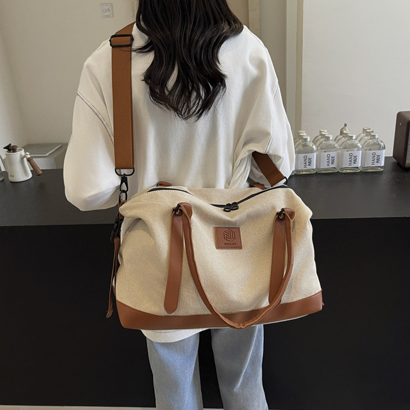 حقيبة كتف فاخرة ذات سعة كبيرة  - مراجعة Women Bags Coach وسعره