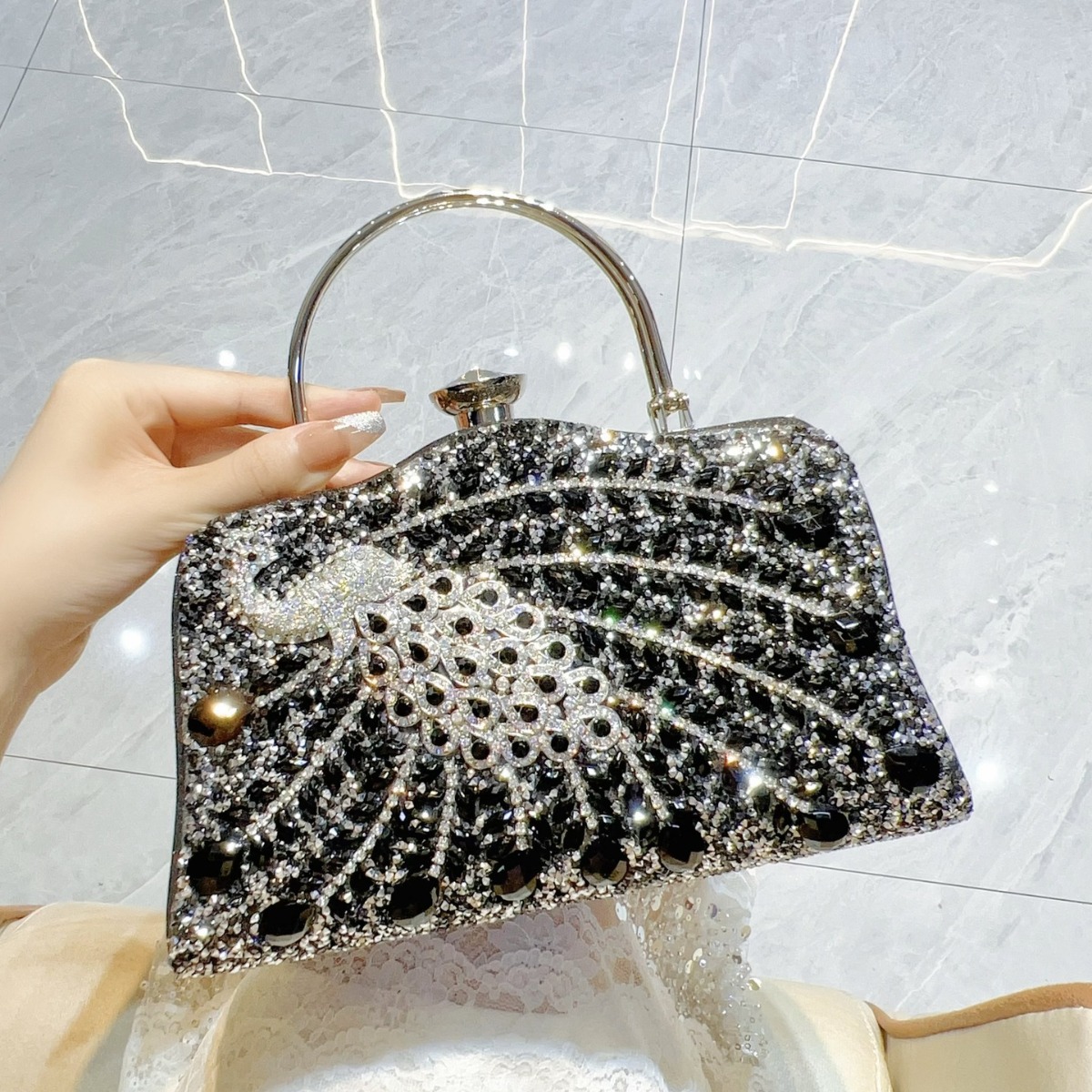 حقيبة يد جديدة ماسية كاملة مع  - مراجعة Women Handheld Bags وسعره