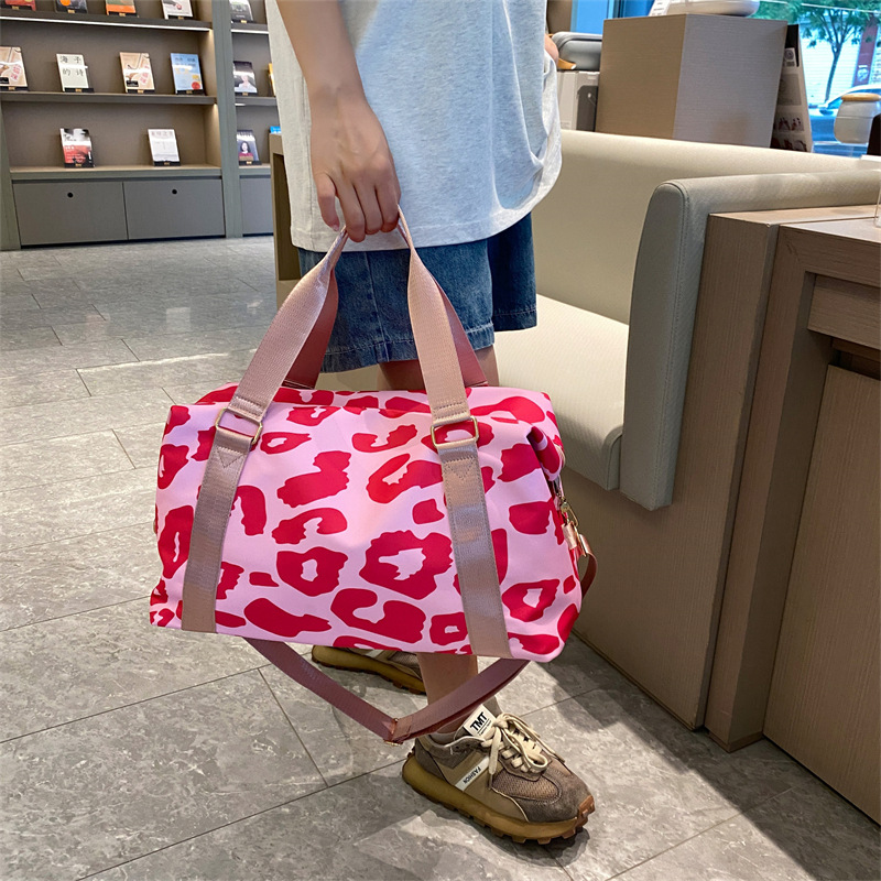حقيبة سفر، حقيبة سباحة، حقيبة  - مراجعة Women Bags Coach وسعره