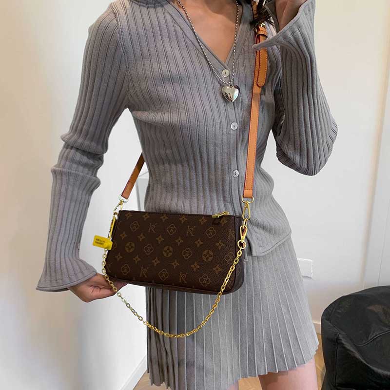 محافظ وحقائب يد للسيدات بتصميم - مراجعة Women Bags Coach وسعره