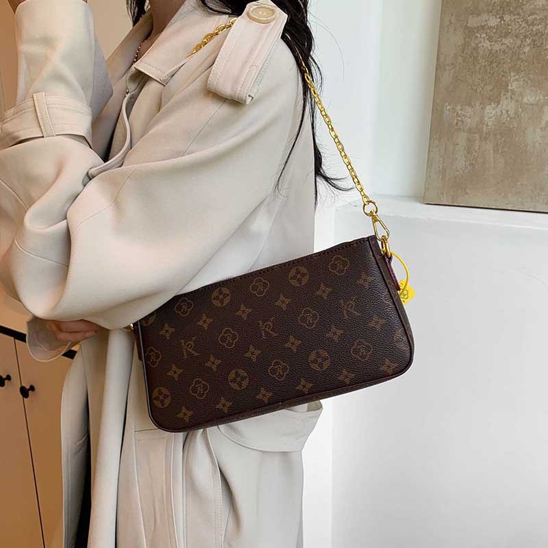 محافظ وحقائب يد للسيدات بتصميم - مراجعة Women Bags Coach وسعره