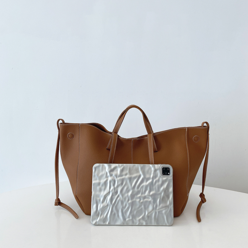 سعة كبيرة جلدية سستة المرأة حم - مراجعة Women Bags Trend 2025 وسعره