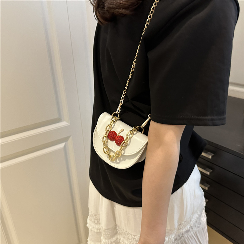 حقائب كروس بودي بتصميم سلاسل م - مراجعة Women Bags Designer Sale وسعره