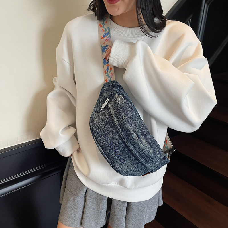 حقائب الصدر الزرقاء من قماش ال - مراجعة Women Bags Trend 2025 وسعره